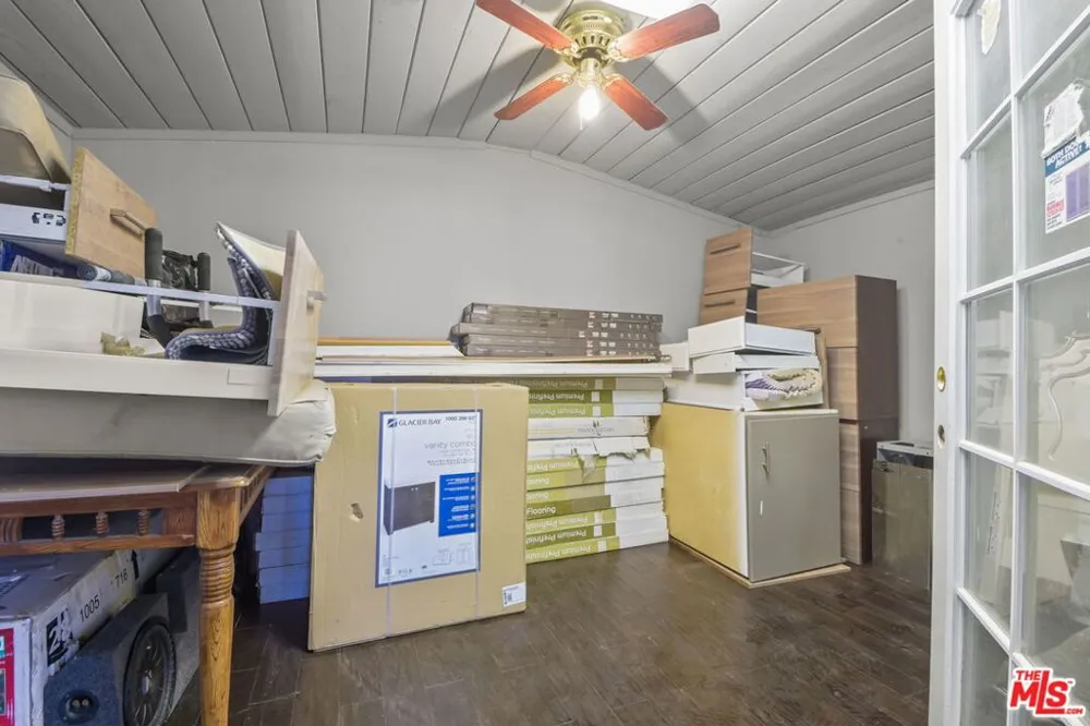 27235 Pine Canyon Road Lake Hughes, CA 93532