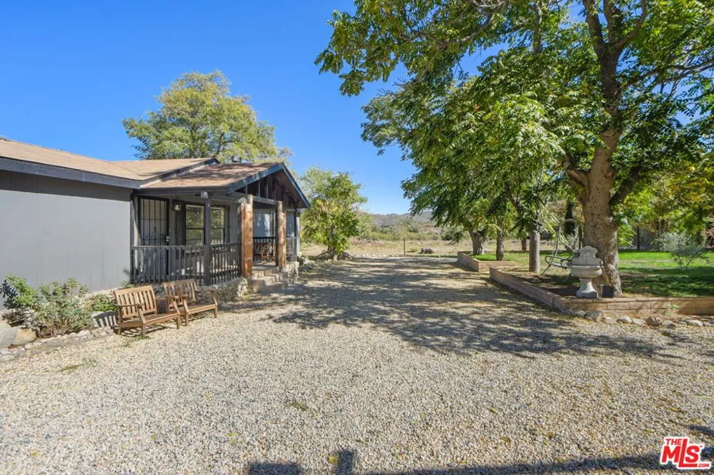 27235 Pine Canyon Road Lake Hughes, CA 93532