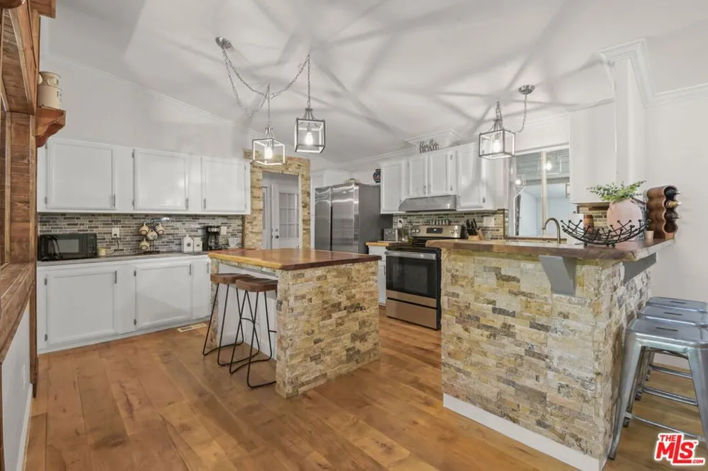 27235 Pine Canyon Road Lake Hughes, CA 93532