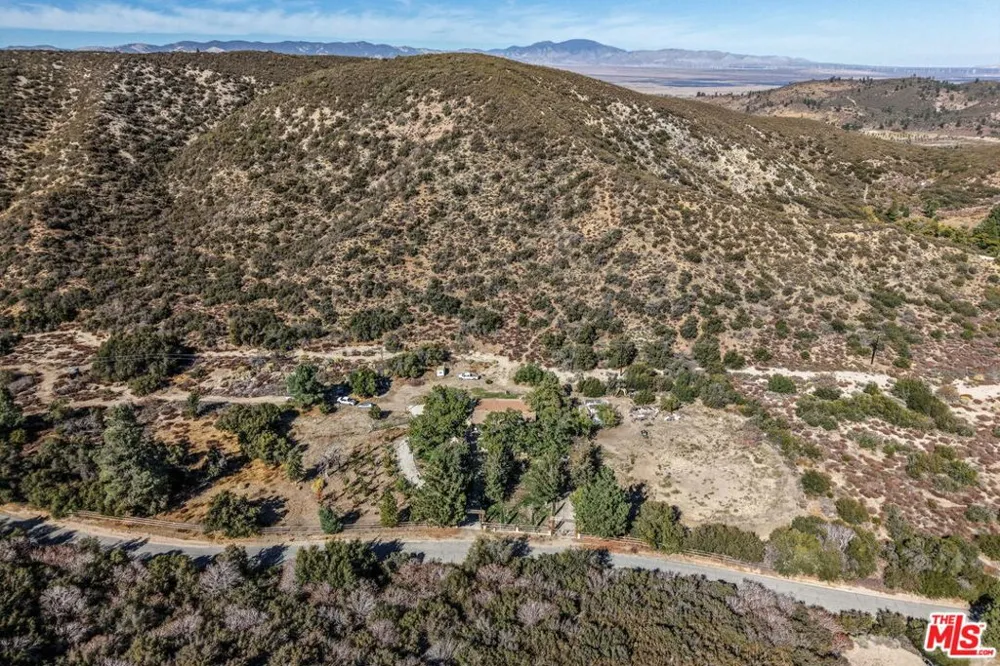 27235 Pine Canyon Road Lake Hughes, CA 93532