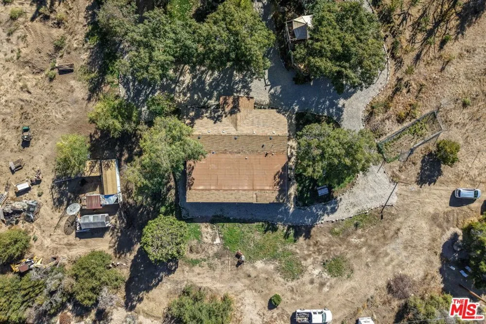 27235 Pine Canyon Road Lake Hughes, CA 93532