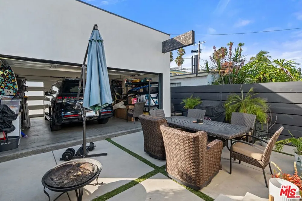 801 Howard Street Los Angeles, CA 90292