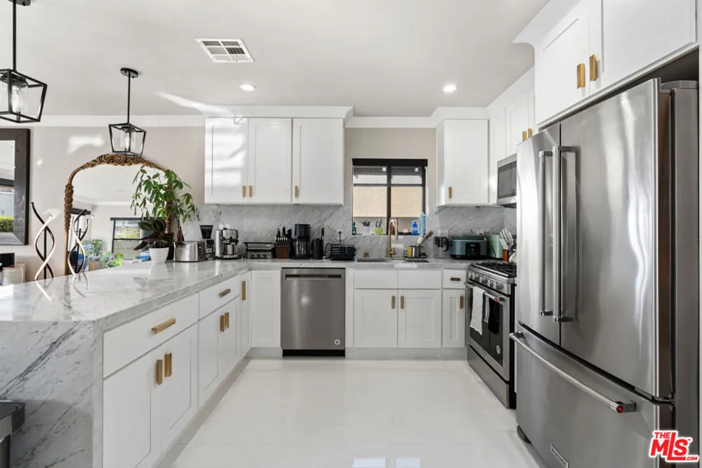 801 Howard Street Los Angeles, CA 90292