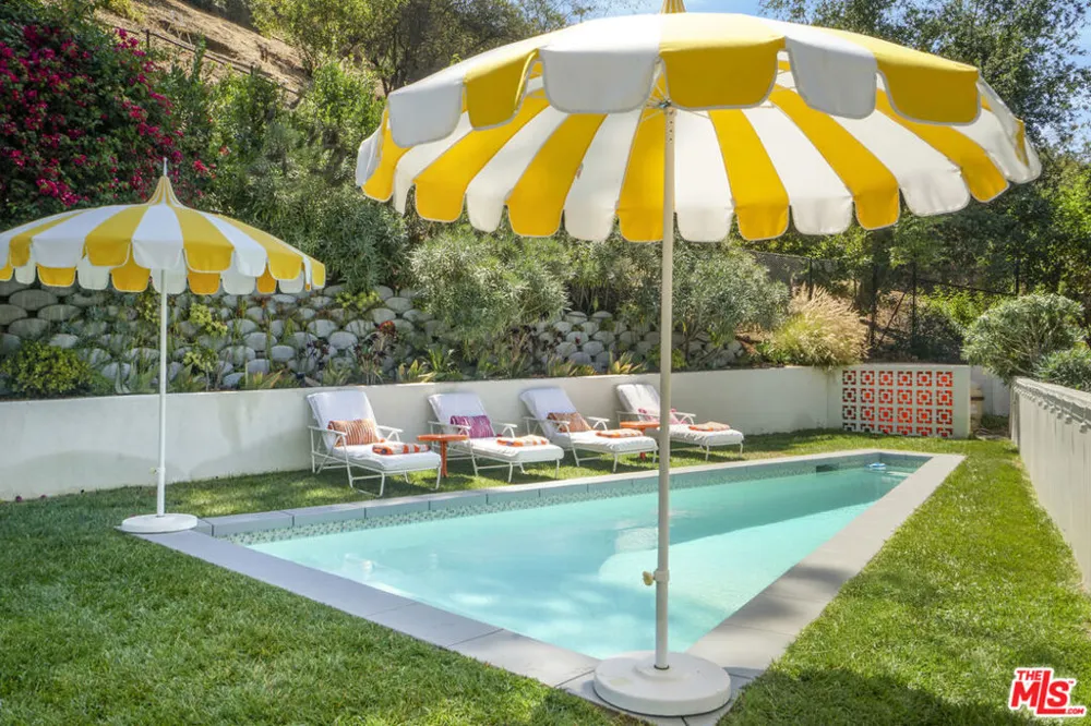 3560 Mandeville Canyon Road Los Angeles, CA 90049