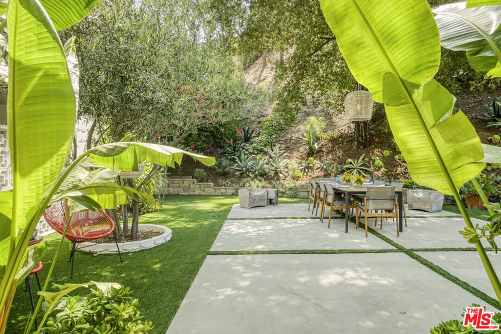 3560 Mandeville Canyon Road Los Angeles, CA 90049