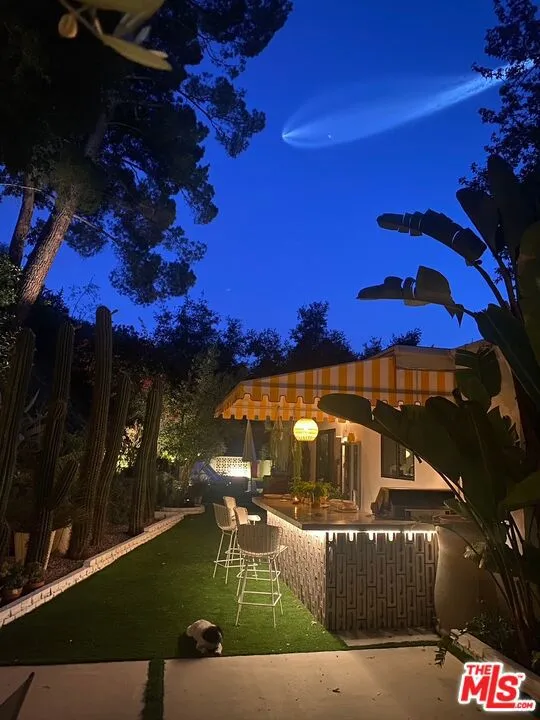 3560 Mandeville Canyon Road Los Angeles, CA 90049
