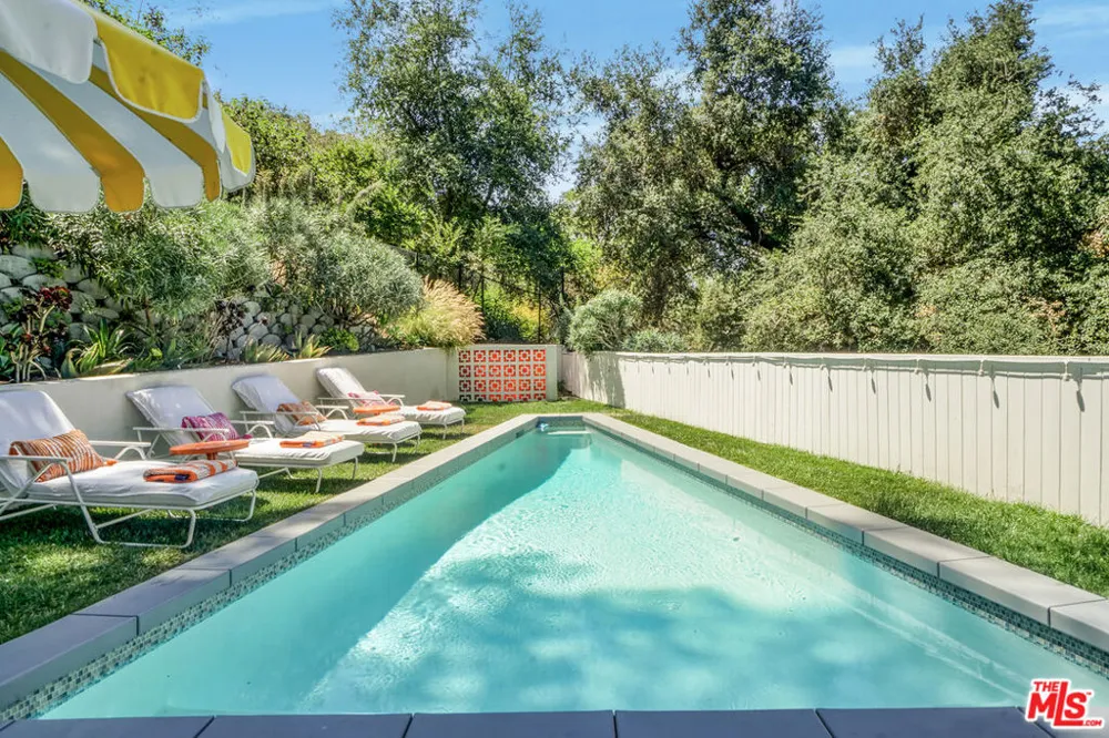 3560 Mandeville Canyon Road Los Angeles, CA 90049