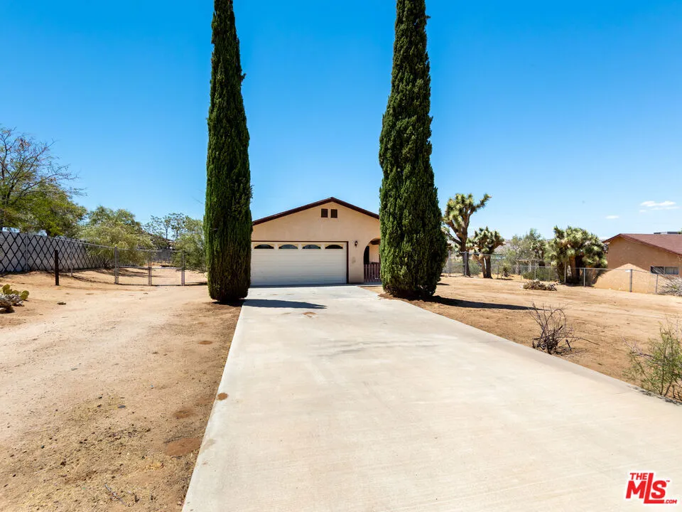 7204 Emerson Avenue Yucca Valley, CA 92284