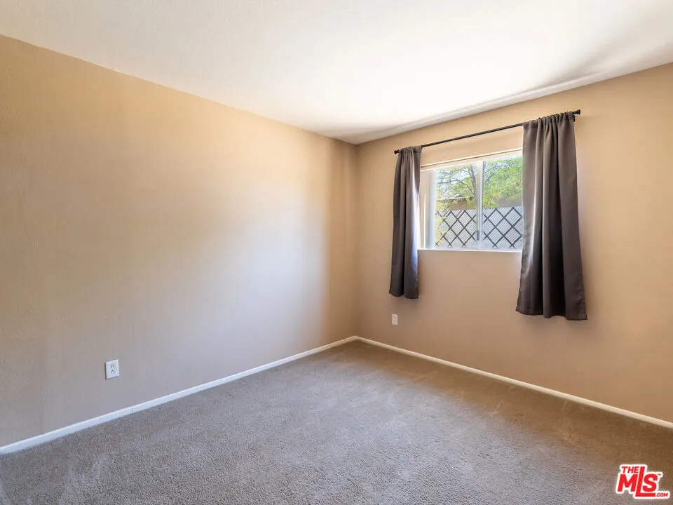 7204 Emerson Avenue Yucca Valley, CA 92284