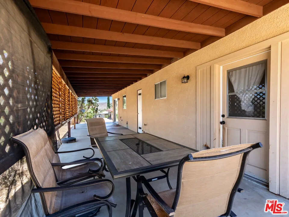 7204 Emerson Avenue Yucca Valley, CA 92284
