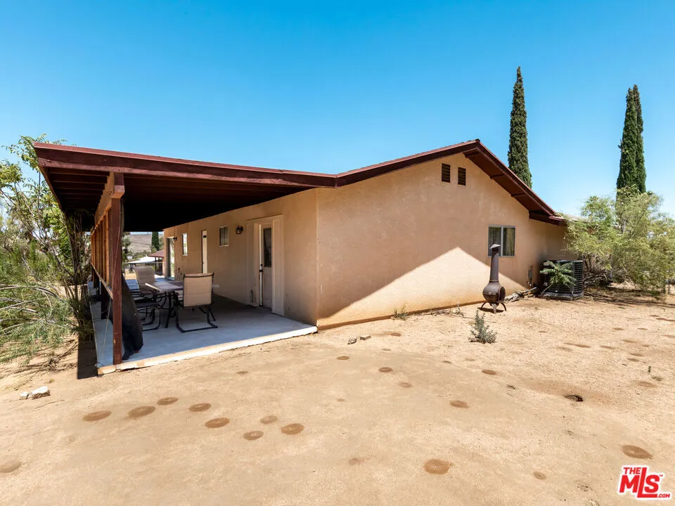 7204 Emerson Avenue Yucca Valley, CA 92284