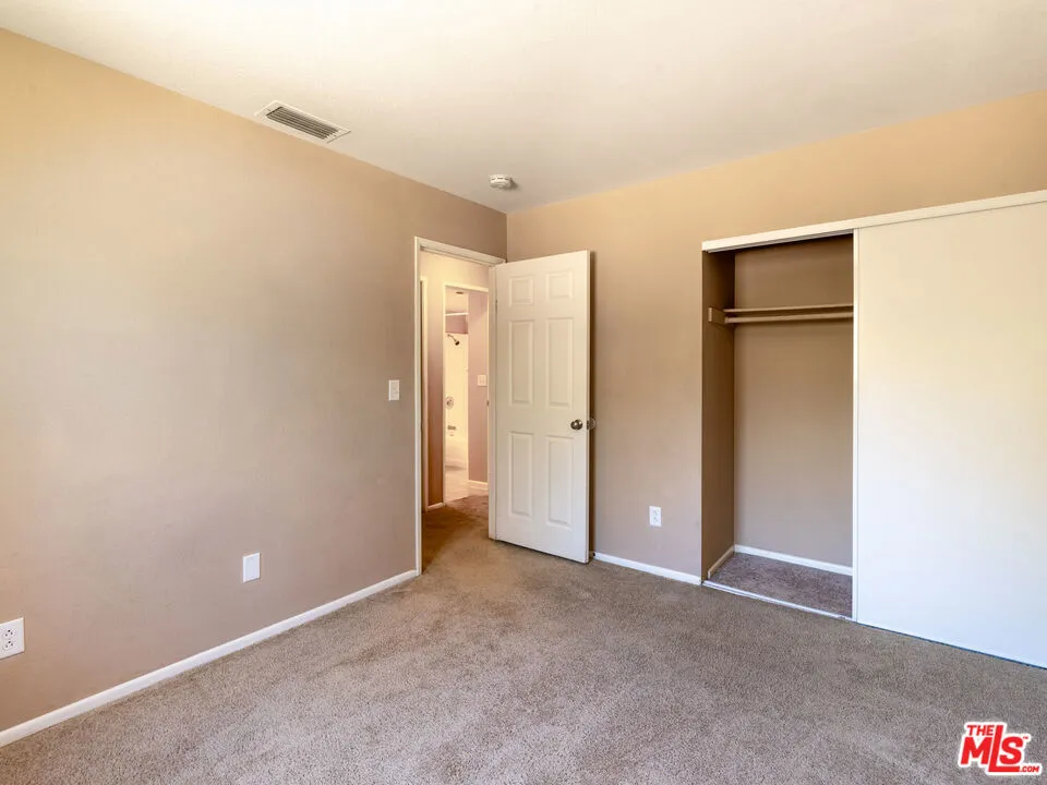 7204 Emerson Avenue Yucca Valley, CA 92284