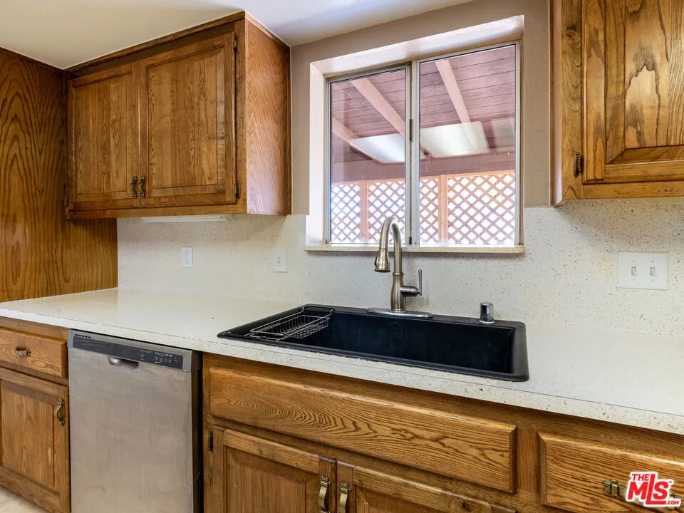 7204 Emerson Avenue Yucca Valley, CA 92284