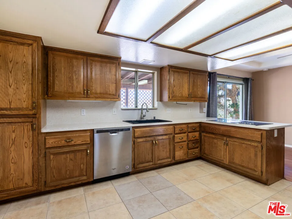 7204 Emerson Avenue Yucca Valley, CA 92284