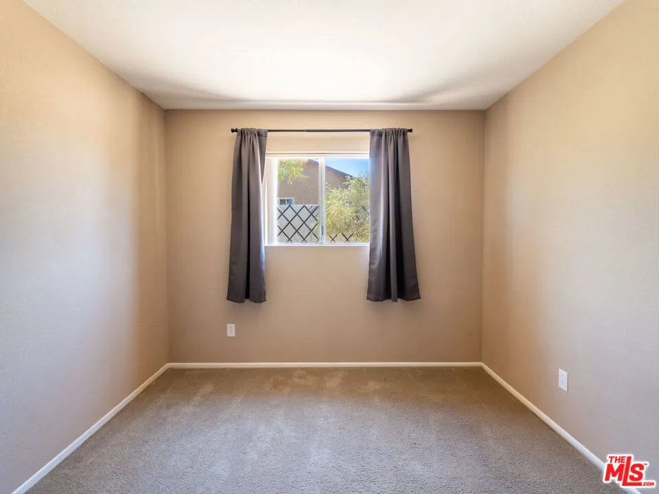 7204 Emerson Avenue Yucca Valley, CA 92284