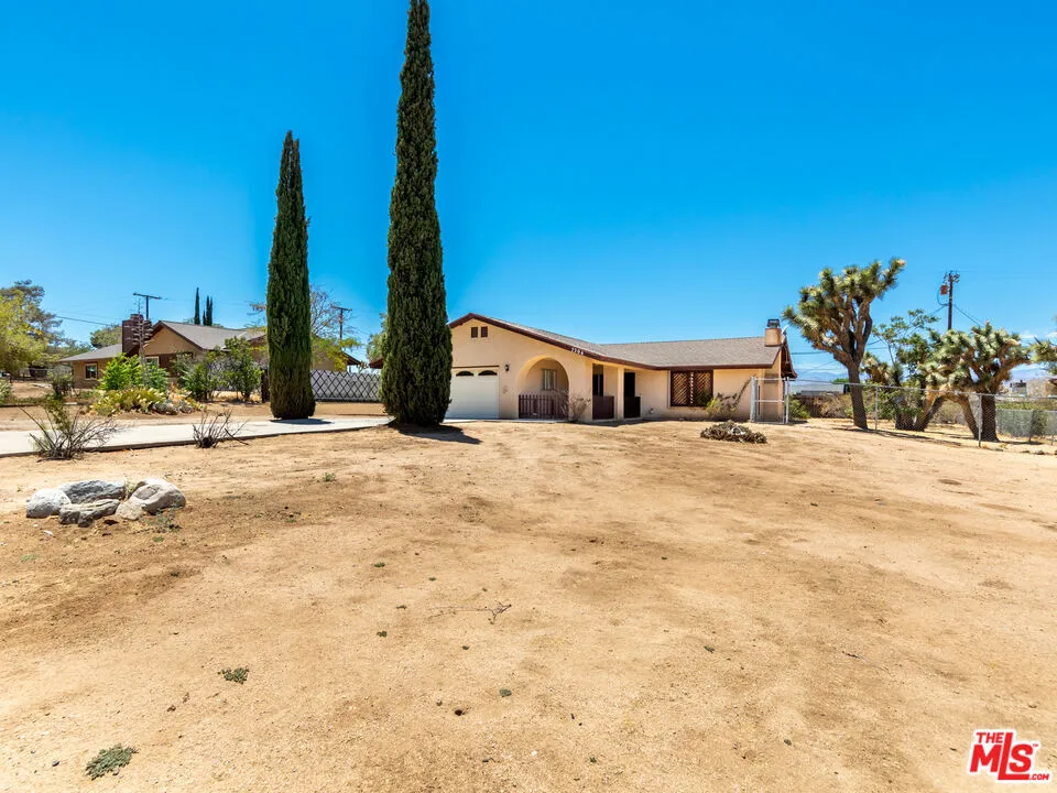 7204 Emerson Avenue Yucca Valley, CA 92284