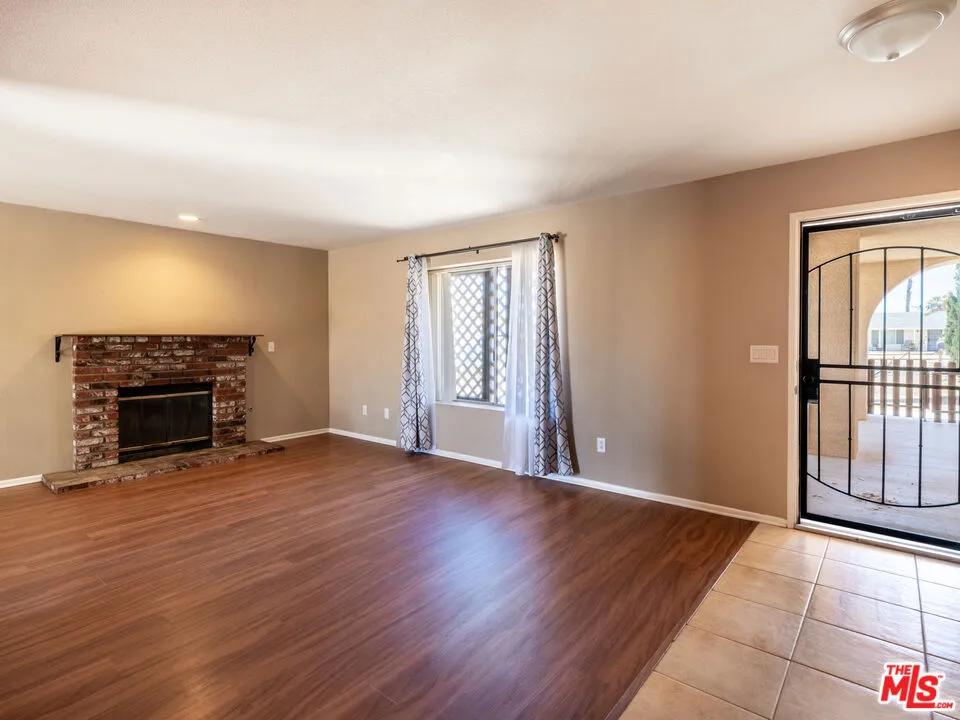 7204 Emerson Avenue Yucca Valley, CA 92284