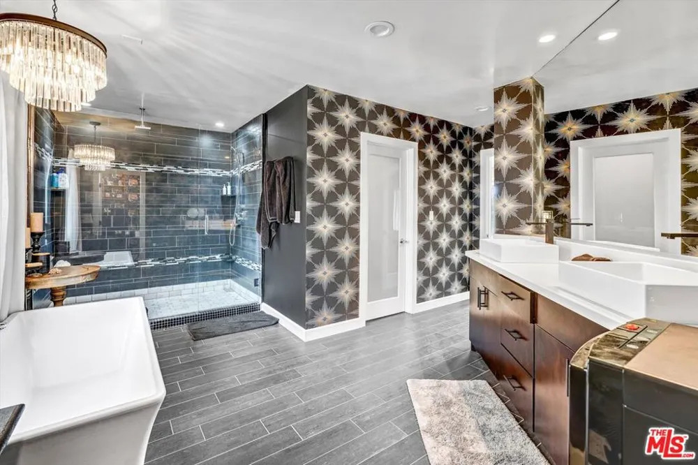 4105 Pacific Avenue #1 Marina del Rey, CA 90292
