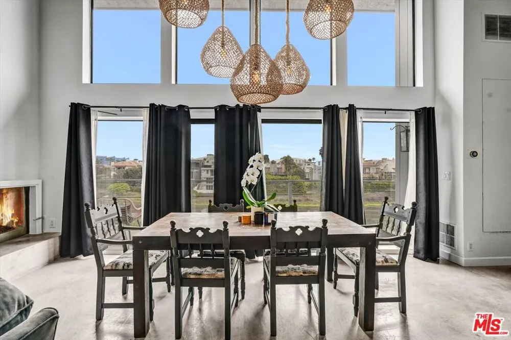 4105 Pacific Avenue #1 Marina del Rey, CA 90292
