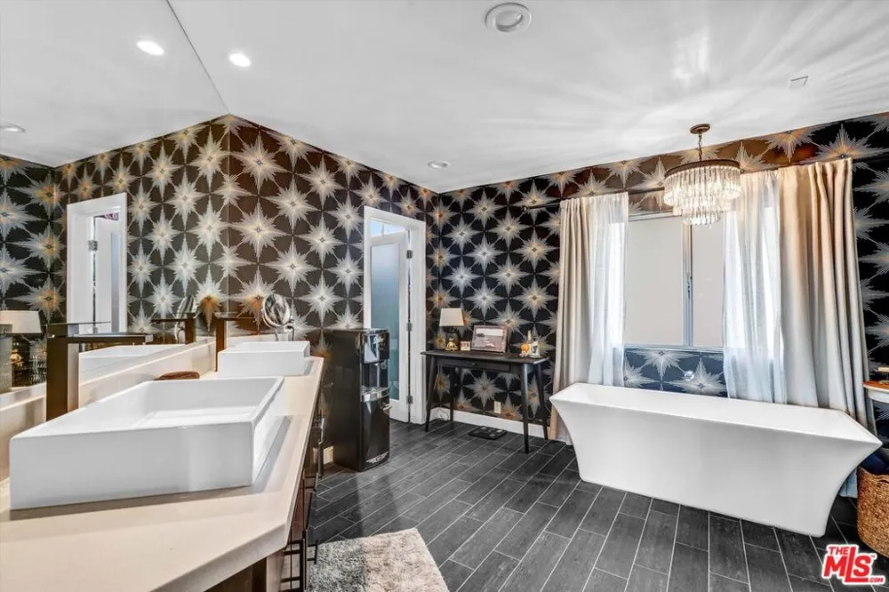 4105 Pacific Avenue #1 Marina del Rey, CA 90292