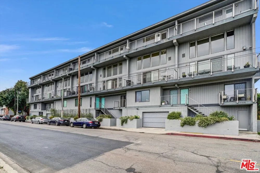 4105 Pacific Avenue #1 Marina del Rey, CA 90292