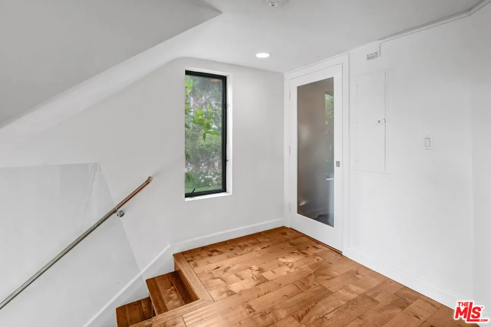 4105 Pacific Avenue #1 Marina del Rey, CA 90292