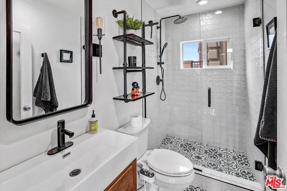 4105 Pacific Avenue #1 Marina del Rey, CA 90292
