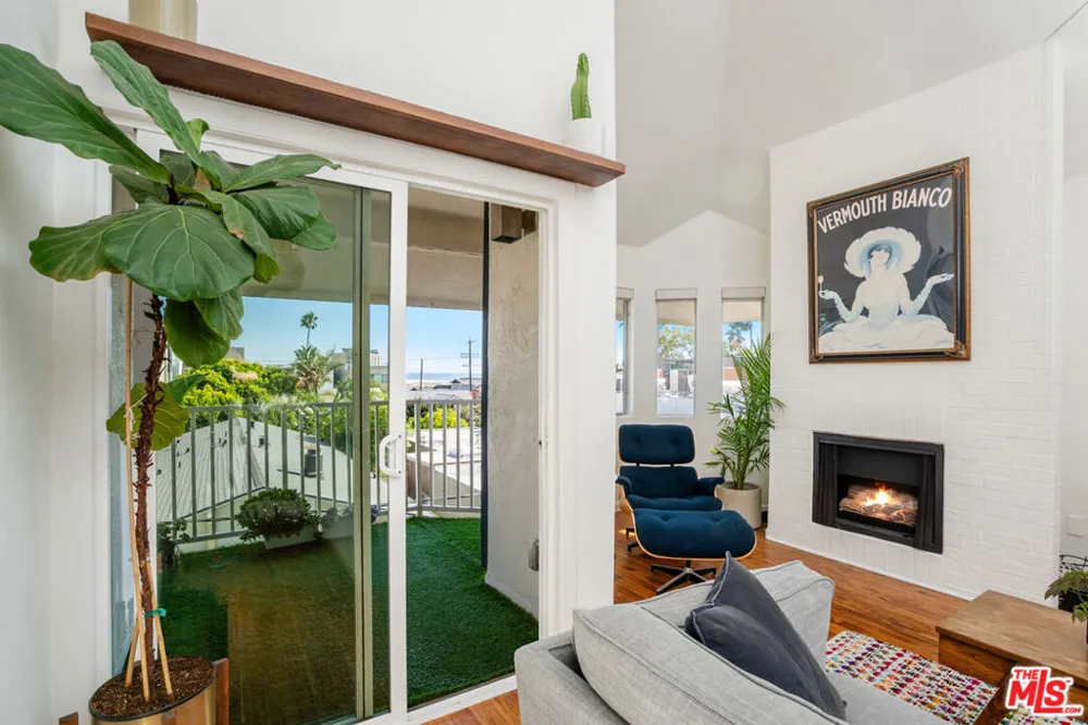 24 Westwind Street #C Marina del Rey, CA 90292