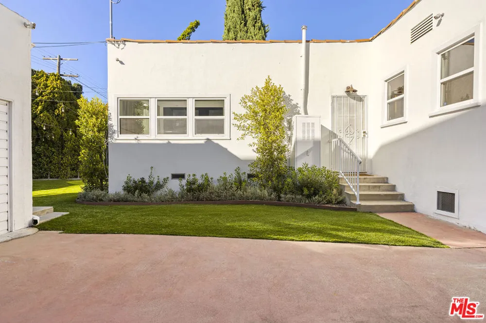 409 Kilkea Drive Los Angeles, CA 90048