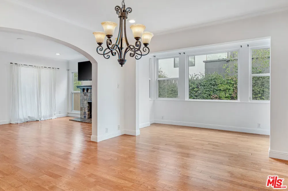 409 Kilkea Drive Los Angeles, CA 90048