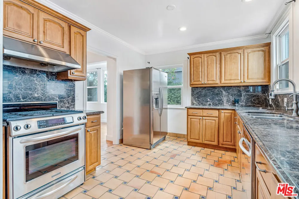 409 Kilkea Drive Los Angeles, CA 90048