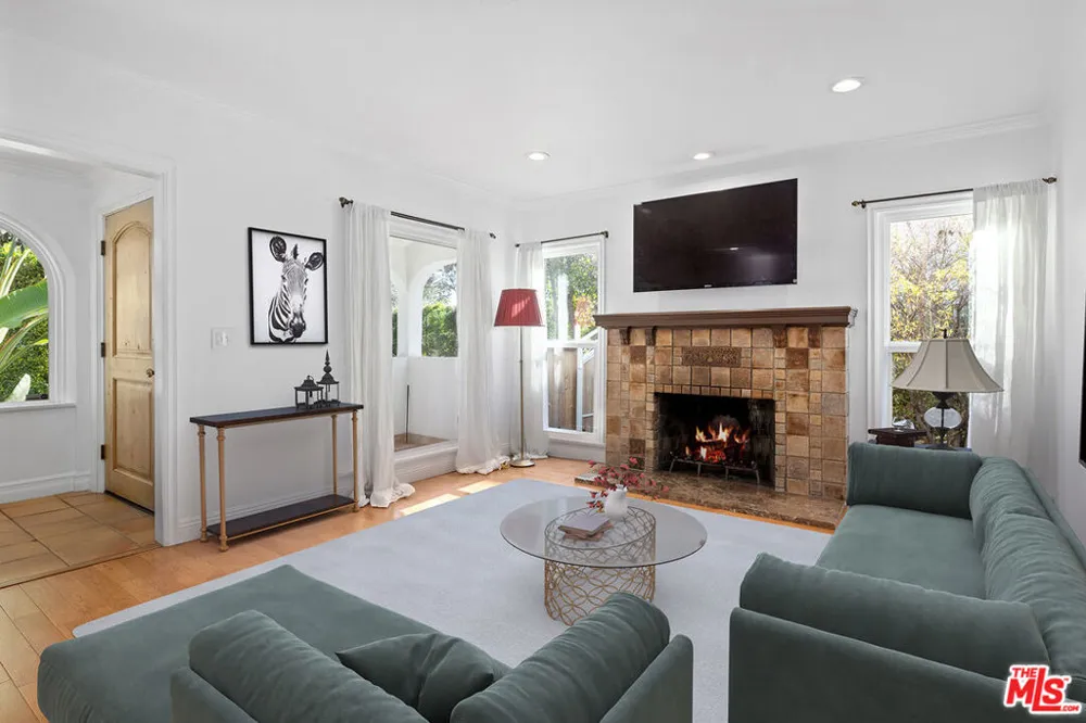 409 Kilkea Drive Los Angeles, CA 90048