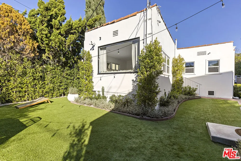 409 Kilkea Drive Los Angeles, CA 90048