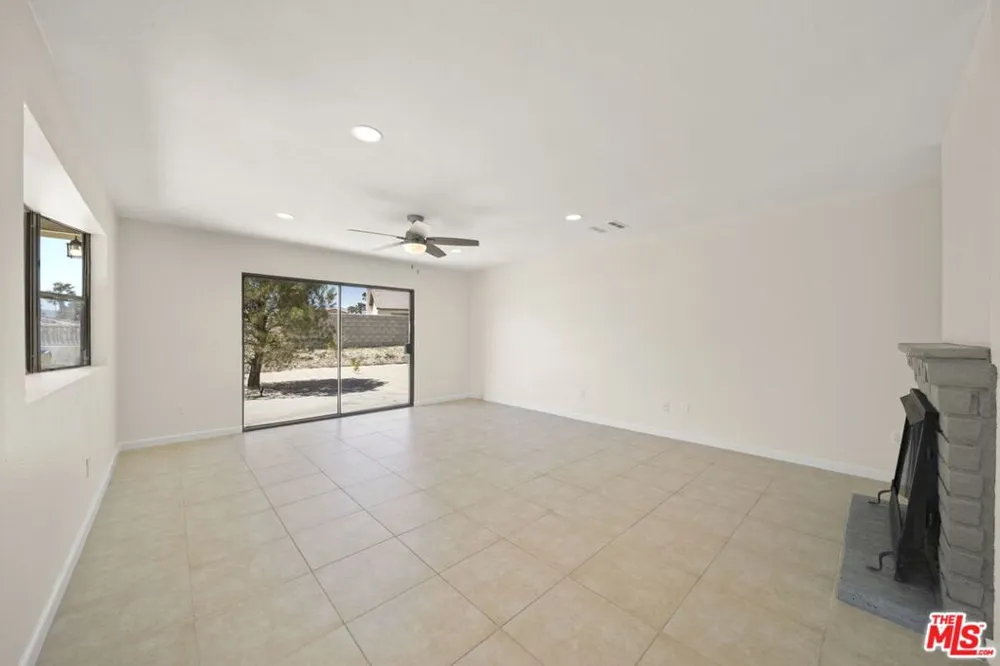 9861 Hoylake Road Desert Hot Springs, CA 92240
