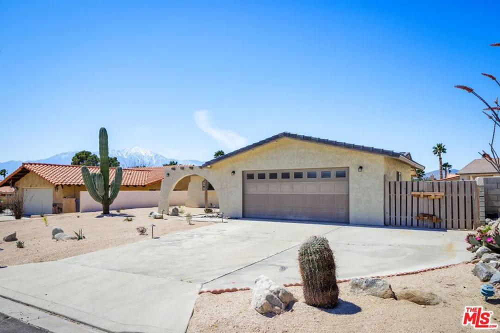 9861 Hoylake Road Desert Hot Springs, CA 92240