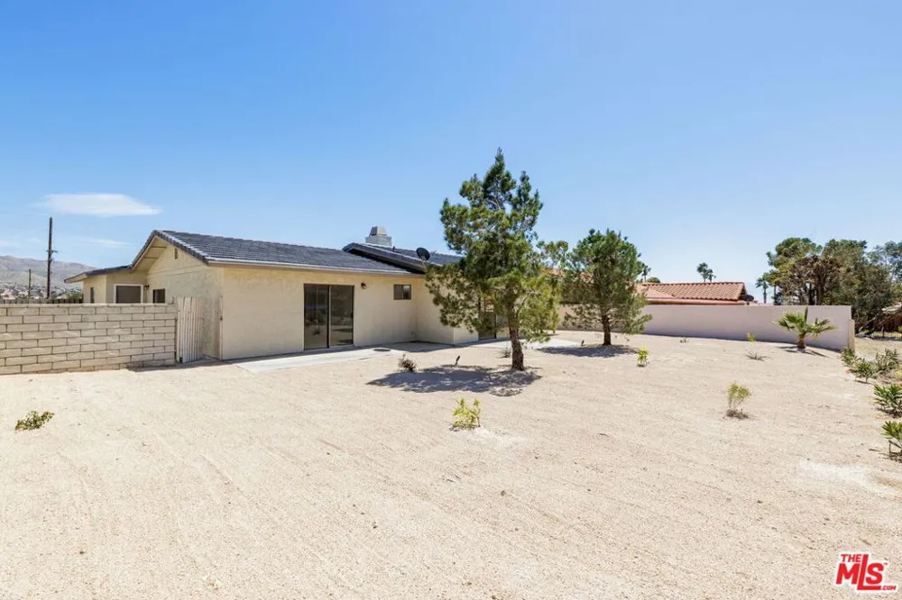 9861 Hoylake Road Desert Hot Springs, CA 92240