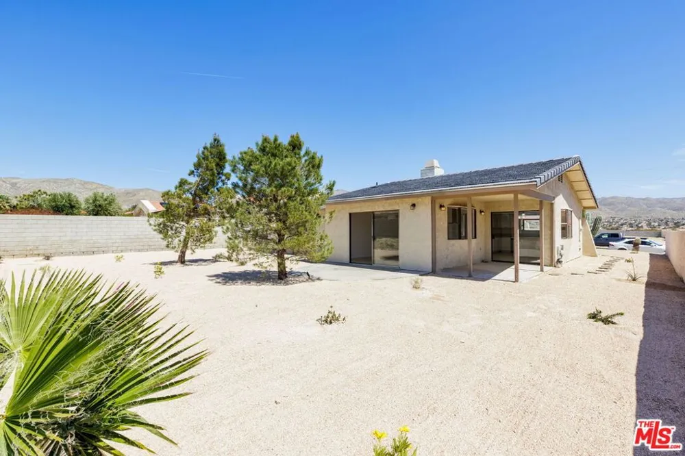 9861 Hoylake Road Desert Hot Springs, CA 92240