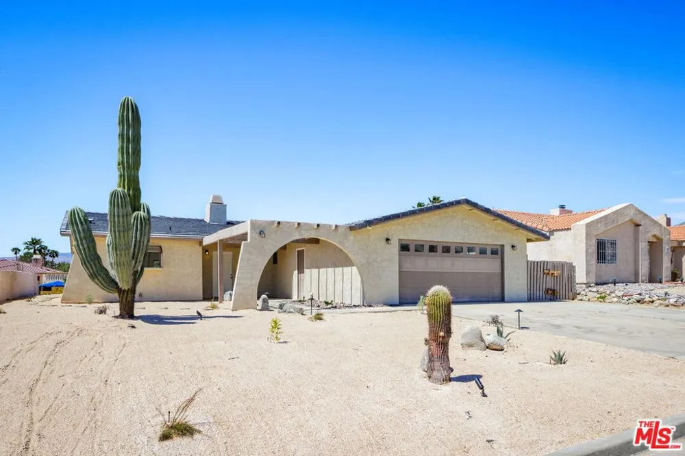 9861 Hoylake Road Desert Hot Springs, CA 92240