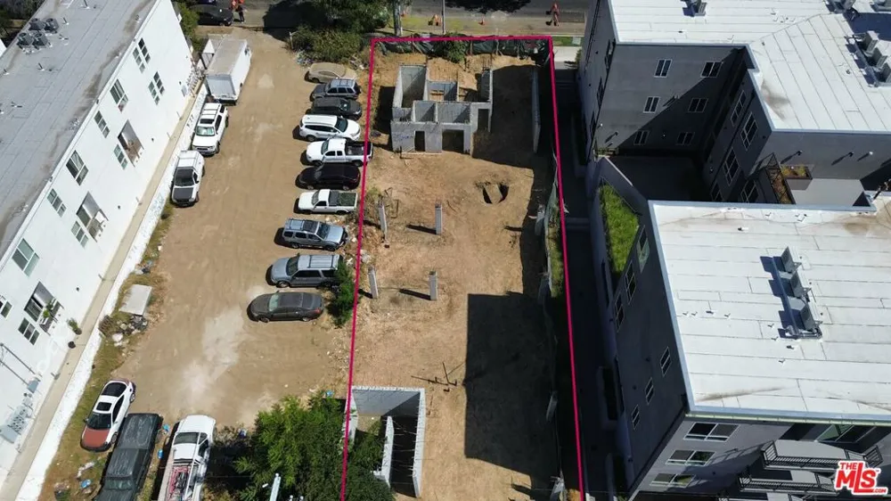 14822 Delano Street Los Angeles, CA 91411