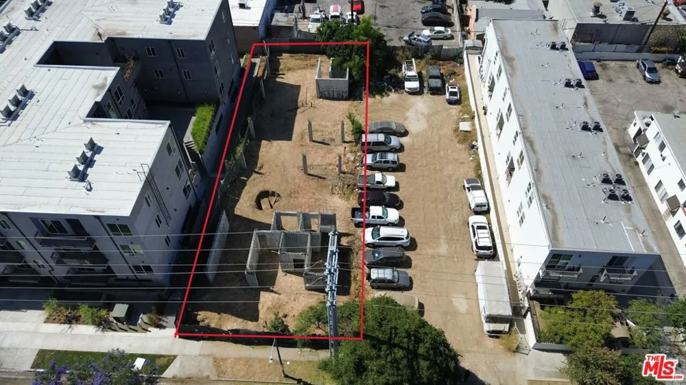 14822 Delano Street Los Angeles, CA 91411