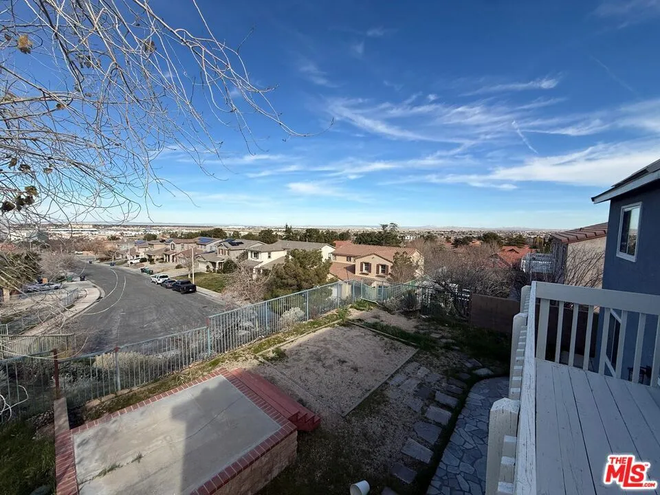 719 W Avenue Q10 Palmdale, CA 93551
