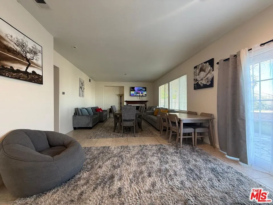 719 W Avenue Q10 Palmdale, CA 93551