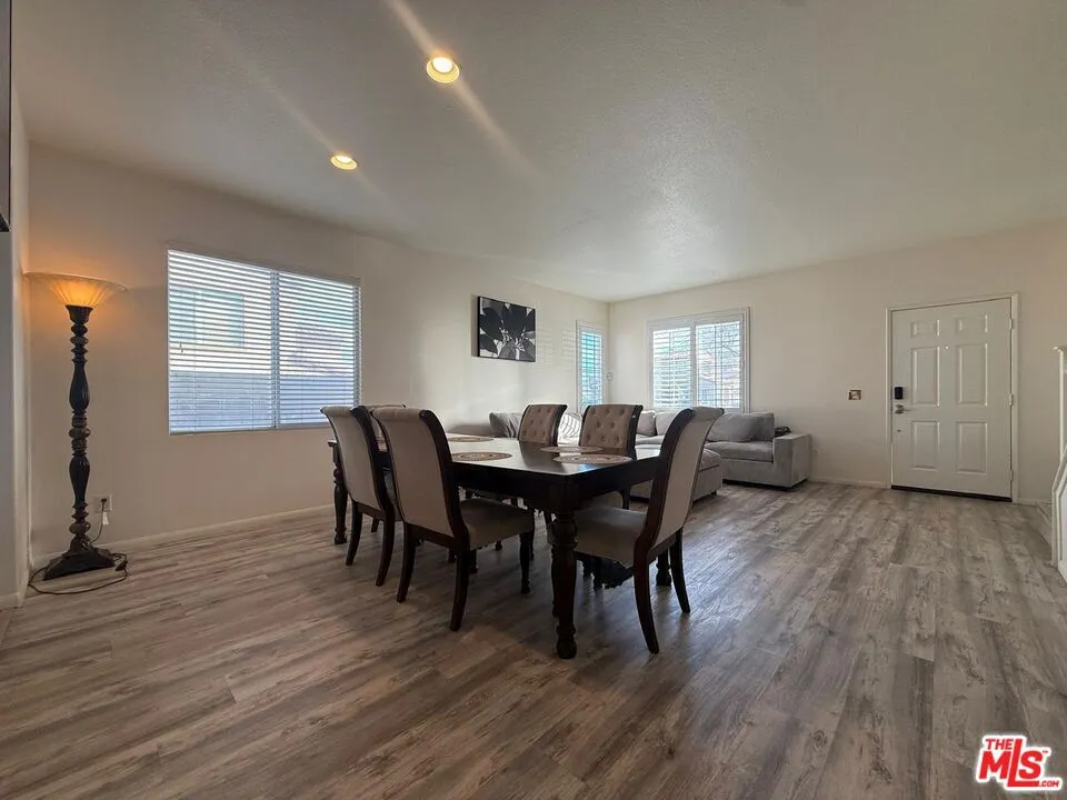 719 W Avenue Q10 Palmdale, CA 93551