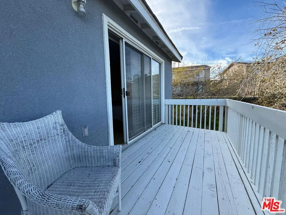 719 W Avenue Q10 Palmdale, CA 93551
