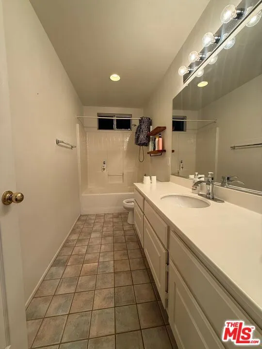 719 W Avenue Q10 Palmdale, CA 93551