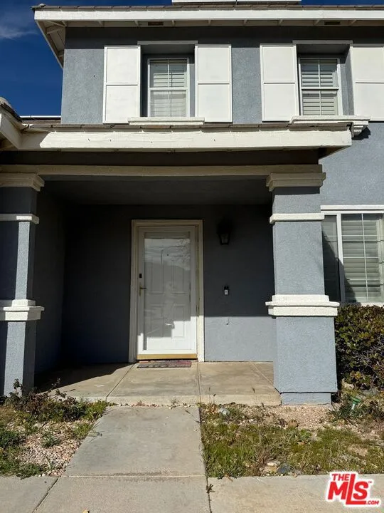 719 W Avenue Q10 Palmdale, CA 93551