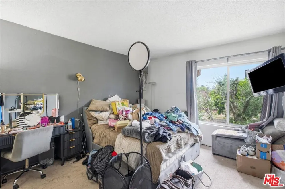 12940 Riverside Drive #201 Los Angeles, CA 91423