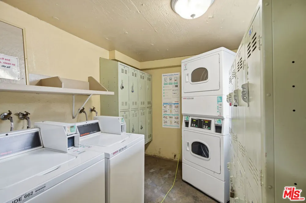 12940 Riverside Drive #201 Los Angeles, CA 91423