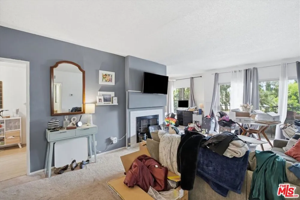 12940 Riverside Drive #201 Los Angeles, CA 91423