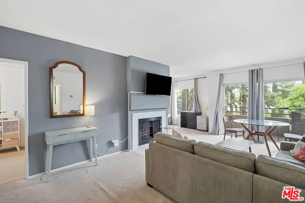 12940 Riverside Drive #201 Los Angeles, CA 91423